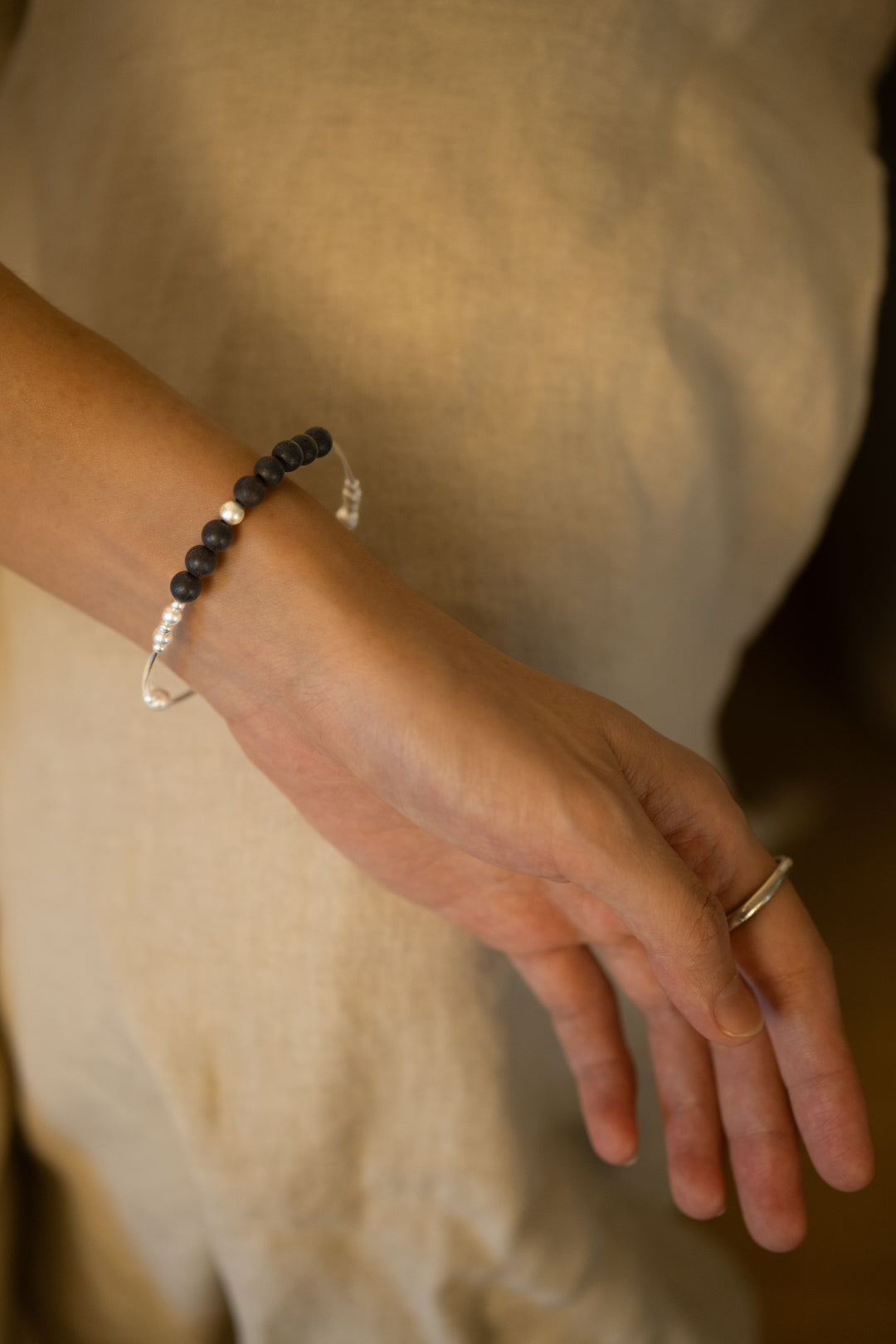 Purify & Flow｜Aged Sandalwood Centerpiece & Sterling Silver Bracelet